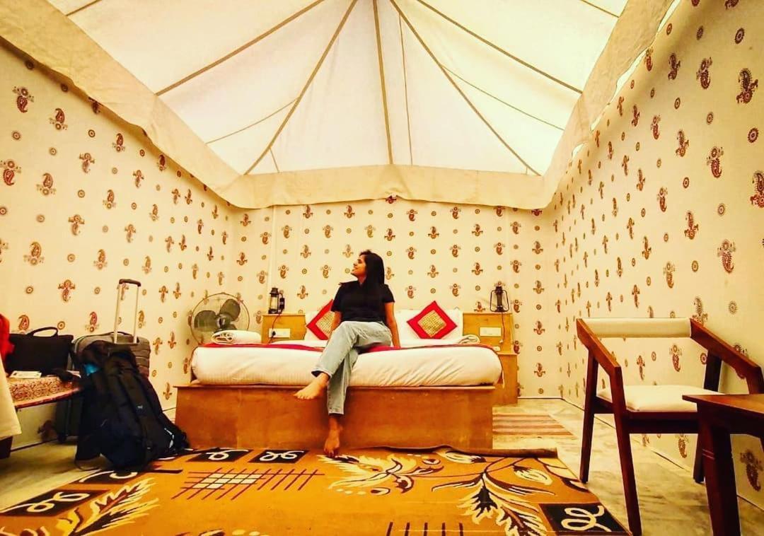 The Desert Royal Heritage Camp Jaisalmer Εξωτερικό φωτογραφία